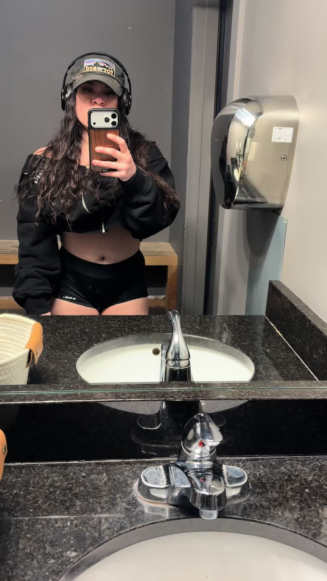 @Vanessa-Rose Turpin ๐ฆ๐ฅ