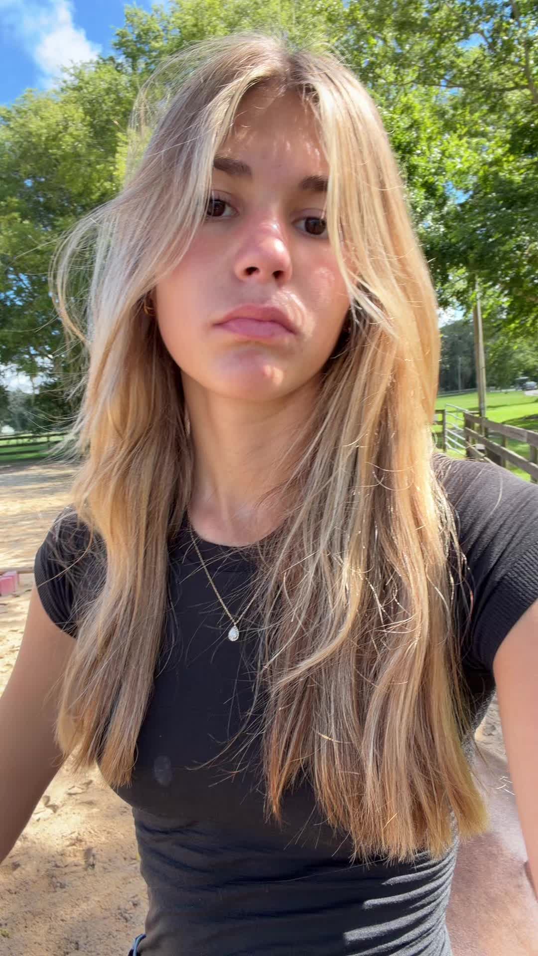 @😻
