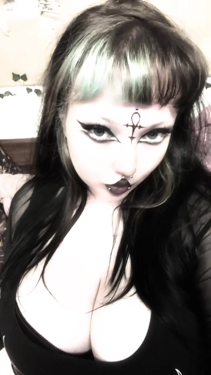 @sad doll