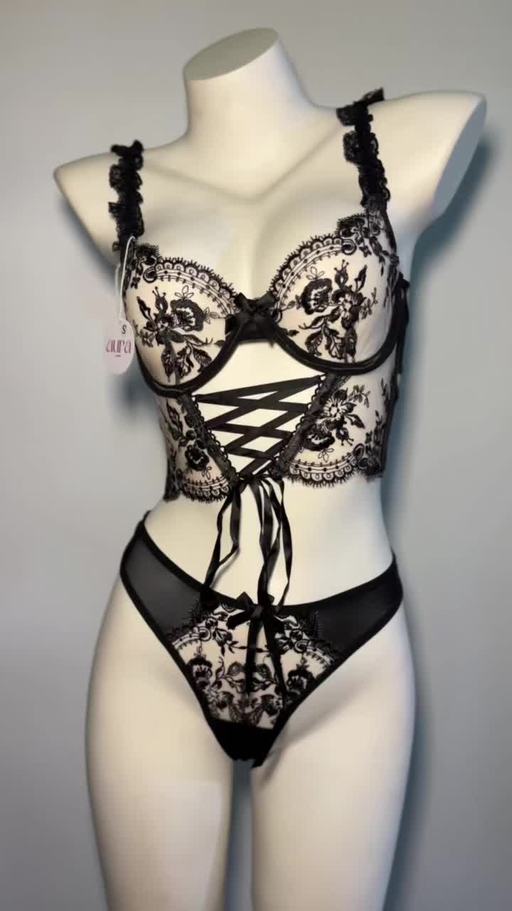@Nimi ~ lingerie vendor 🥰