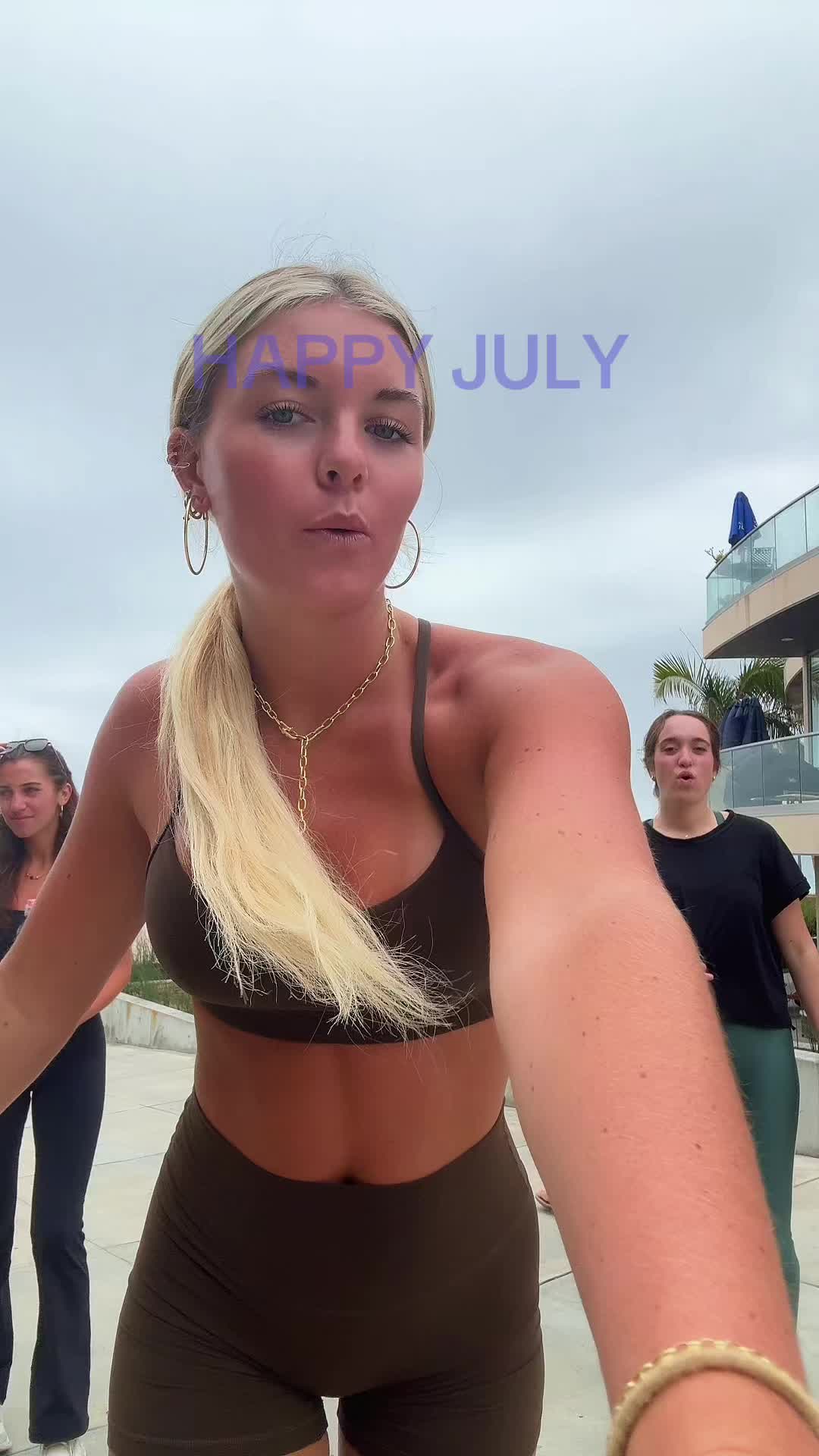 @BRIANA