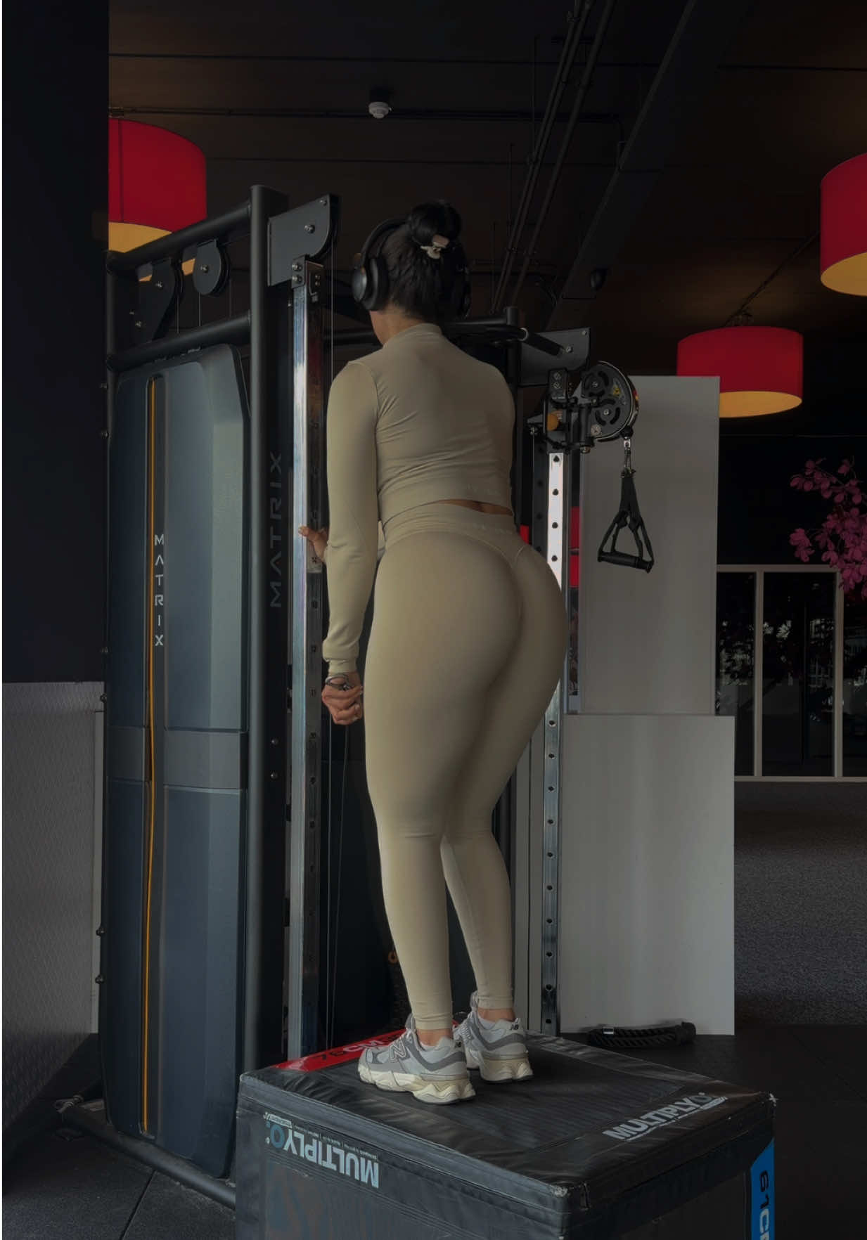 @EllxFit