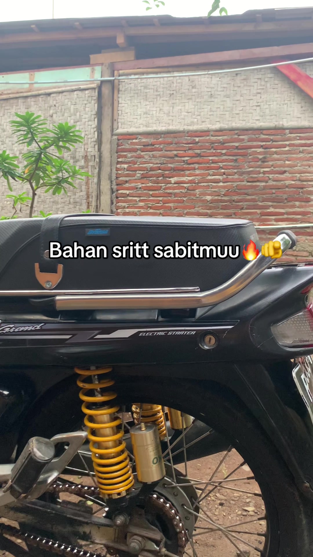 @areyy satoruuu