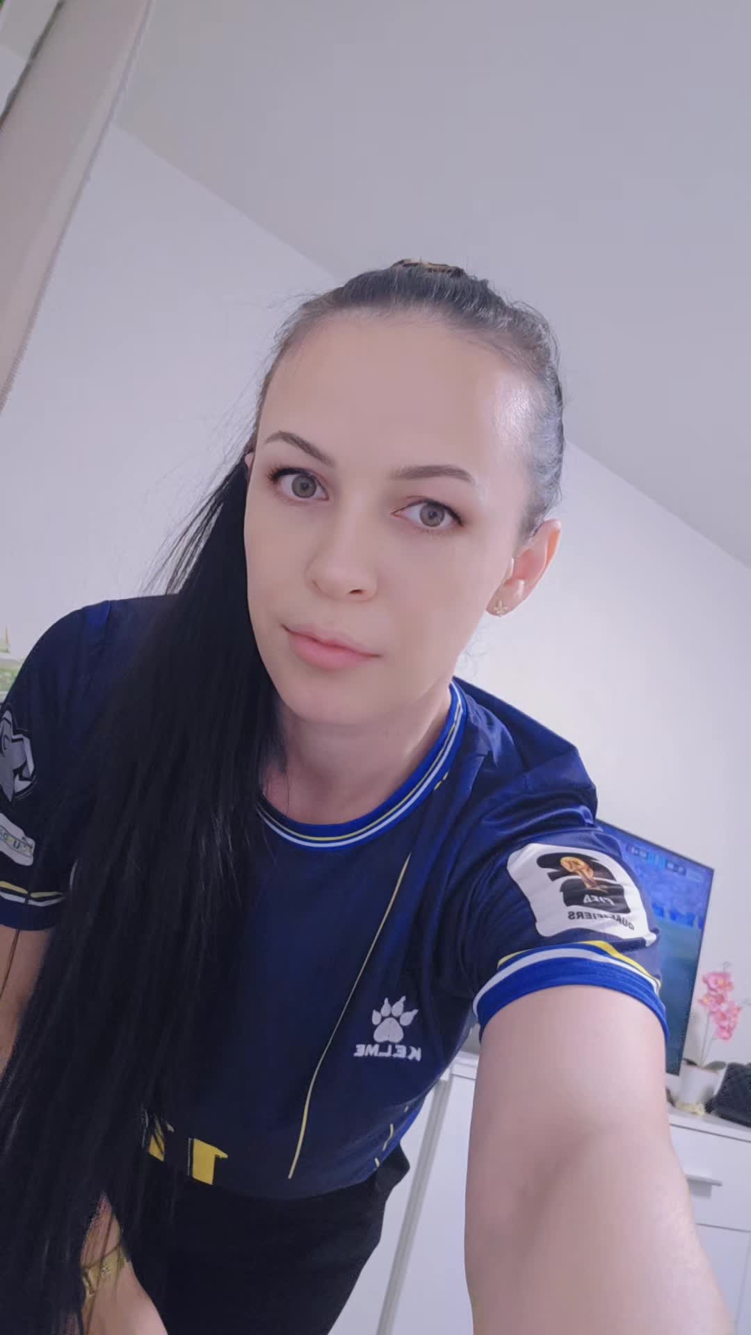 @Esmina 🕊️☀️