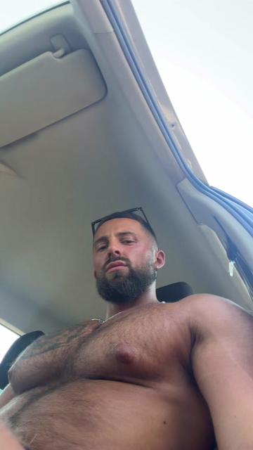 @kyjones👑