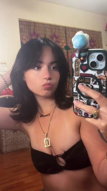 @🖤🌺 danielle 🌺🖤