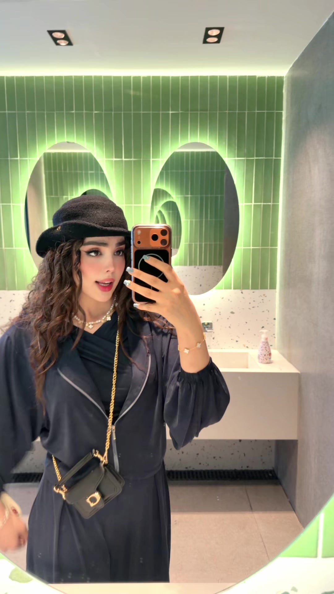 @Zahra Shiri