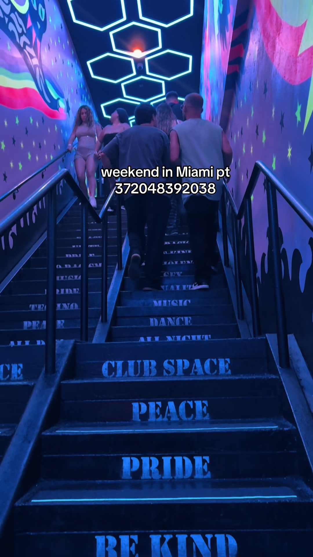 @G E N E V A  ☆  L A C O R T E