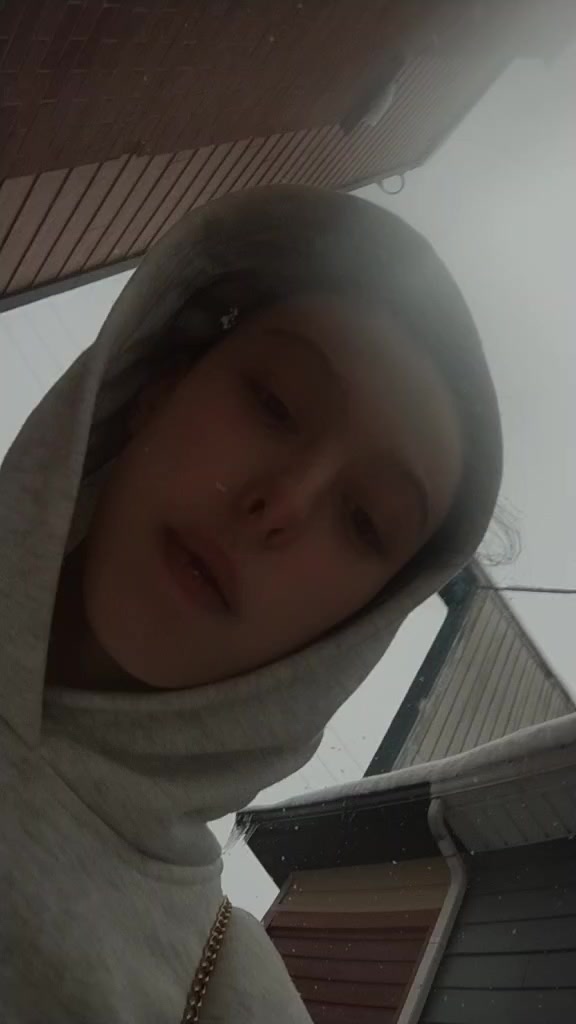 @Bella