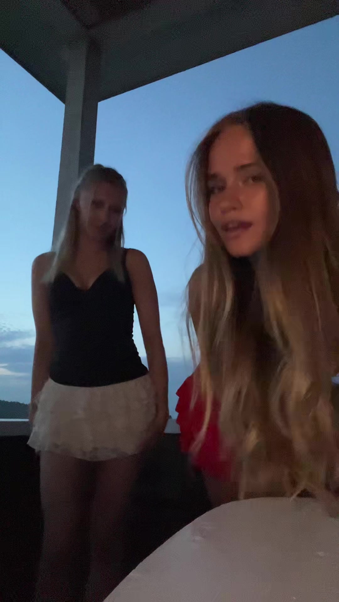 @nia
