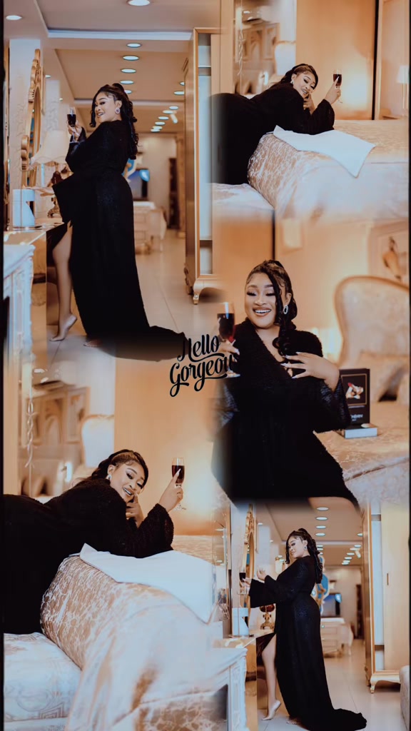 @🦄Queen👑Beelee💜