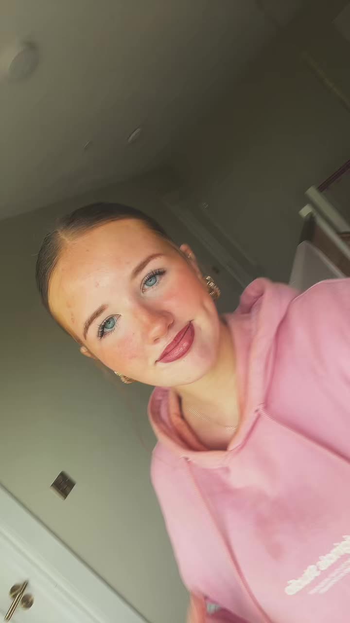 @𝐋𝐌🎀🩵😛👏🏽🍒🩷🙈🙂