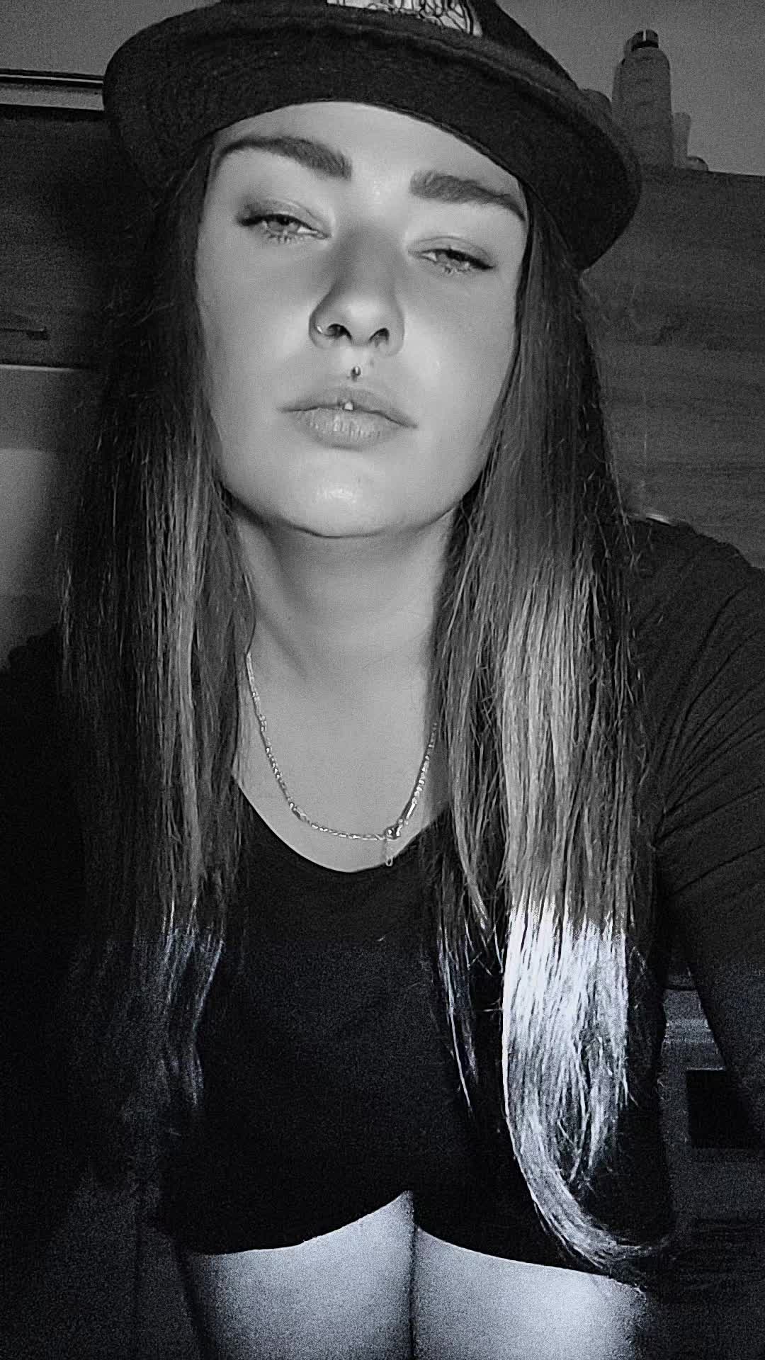 @_SmokaHontas__