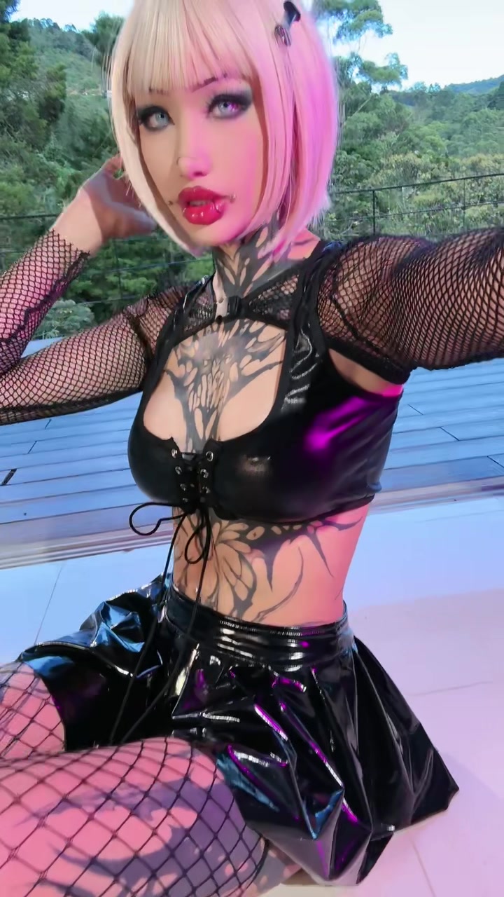 @goth_d0ll