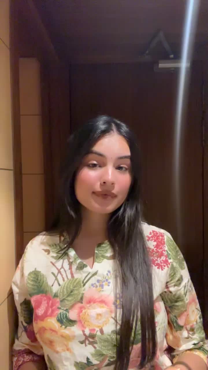 @Aastha🤍