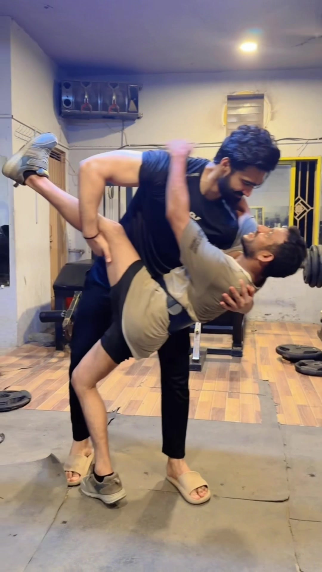 @Qamriii