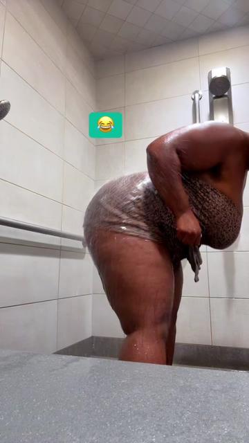 @Curvy.queen