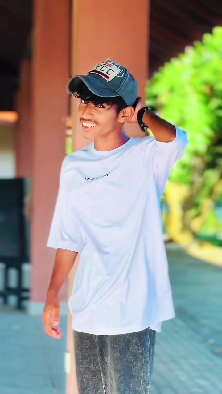 @• 𝑺𝒂𝒄𝒉𝒊𝒕𝒉 🐬"