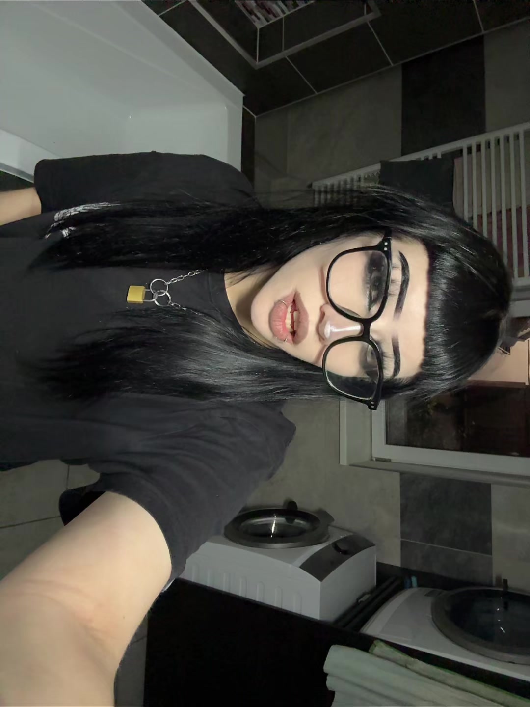 @Olmtrxsh