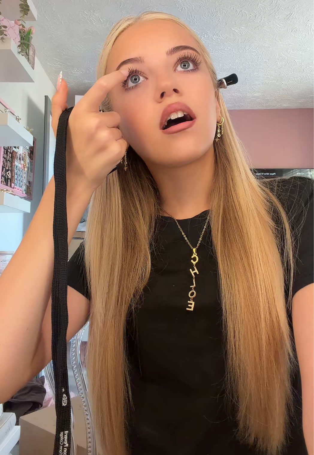 @˙˚𝑐ℎ𝑙𝑜𝑒́🦢˚˙
