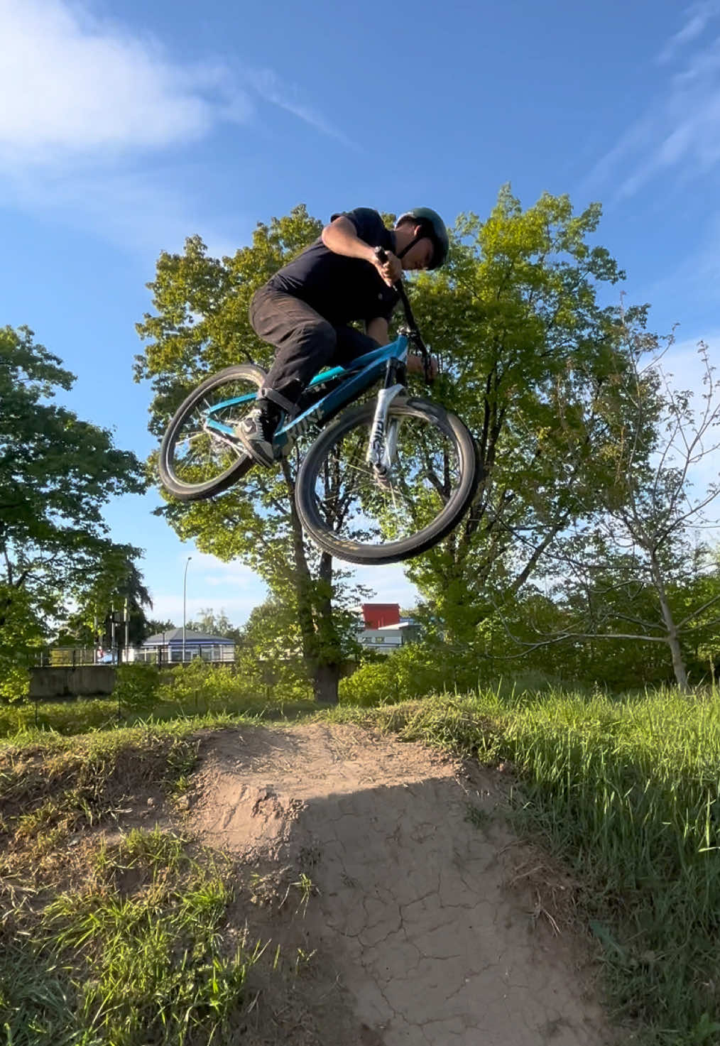 @Johnnyschmidt_mtb