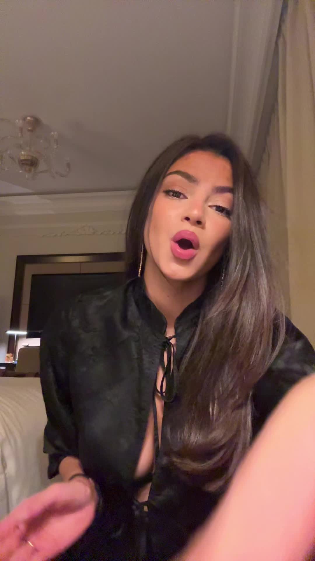 @Layna