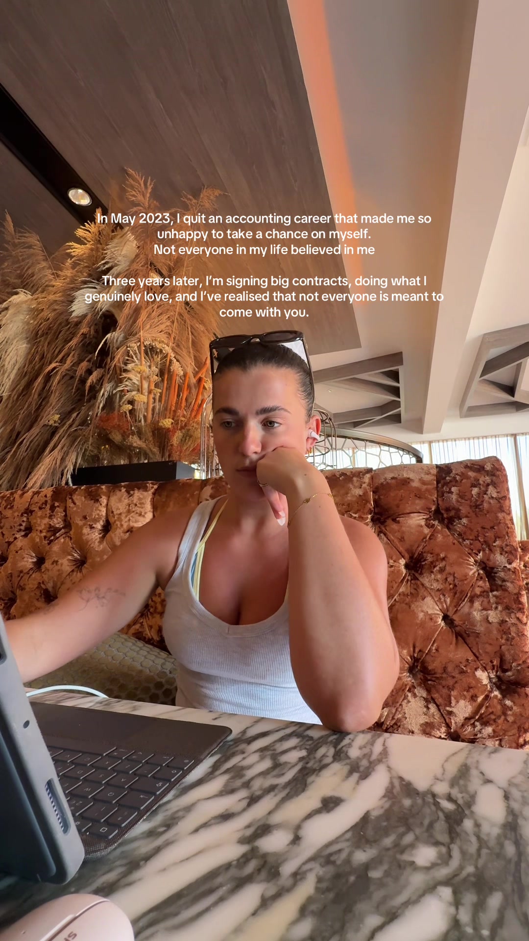 @elbuckles