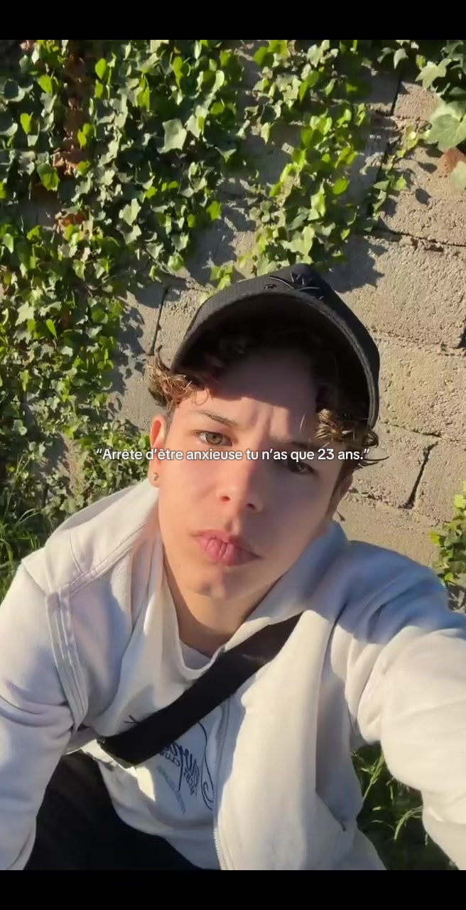 @In&egrave;s ✞