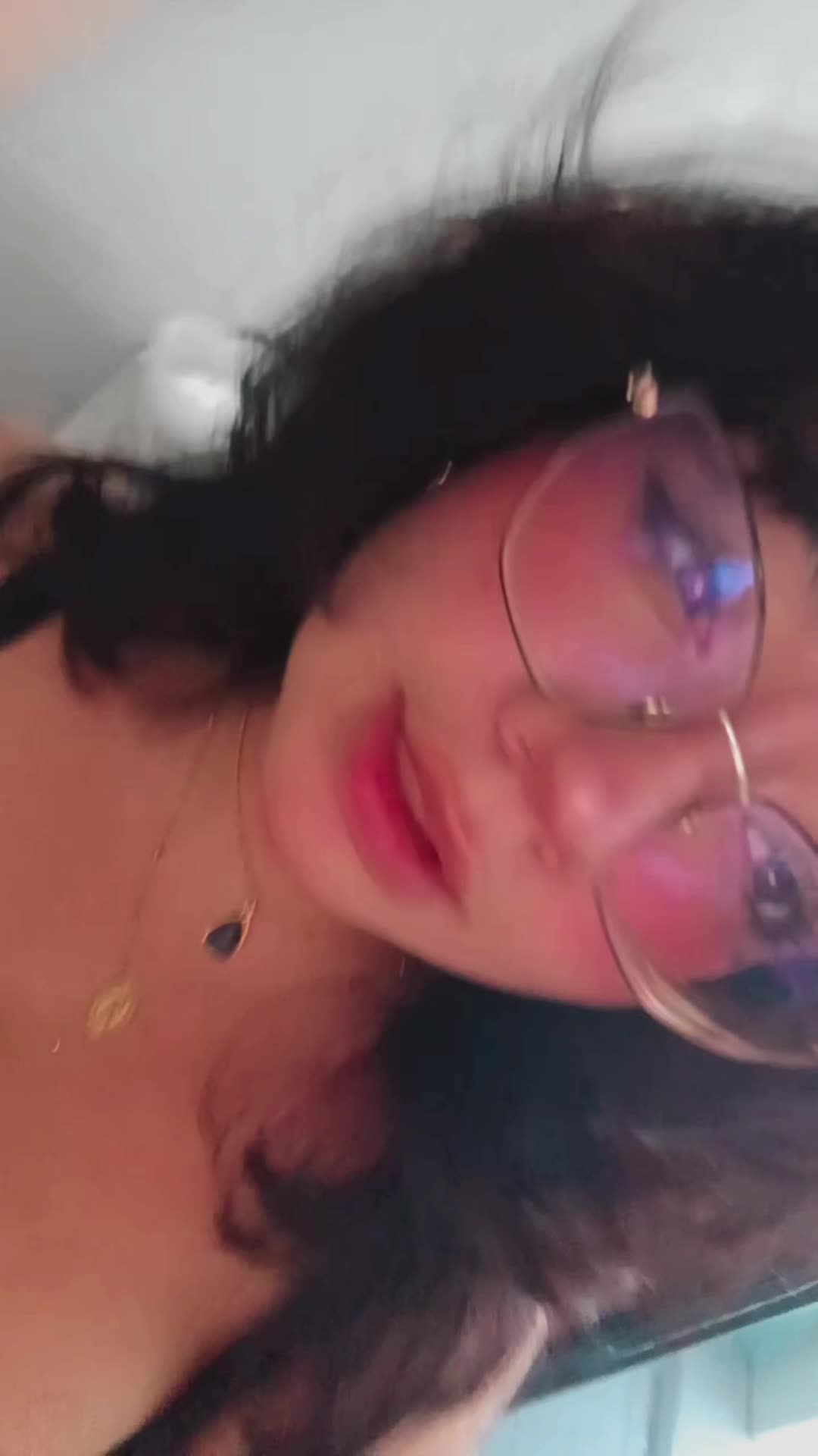 @leonela<3