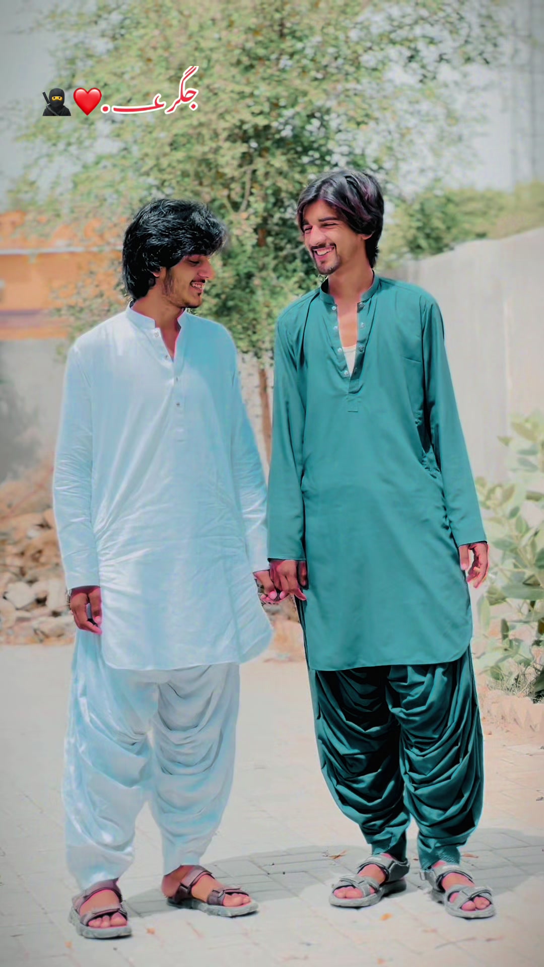 @کنگ نازک 🙌🖤
