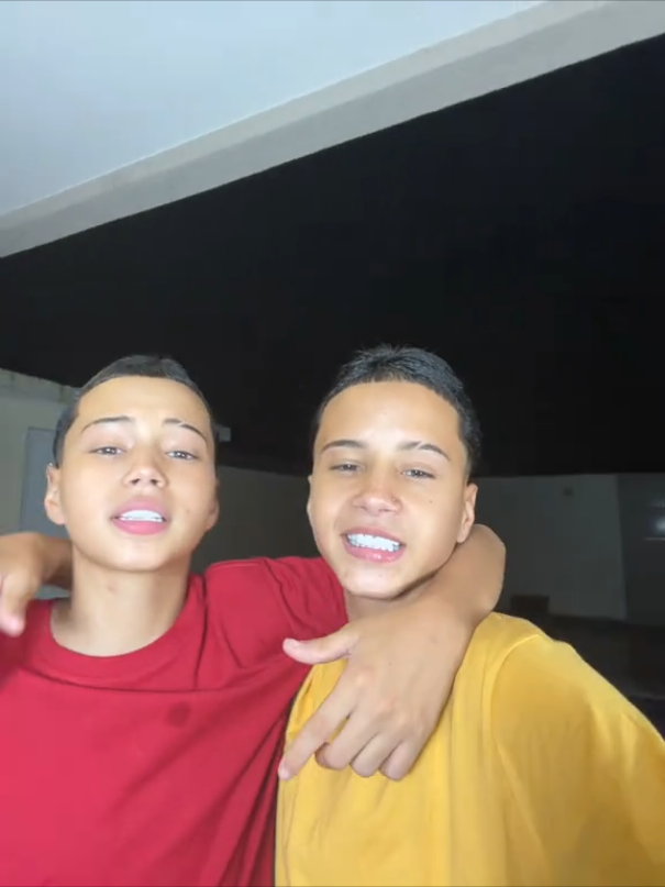 @Os g&ecirc;meos