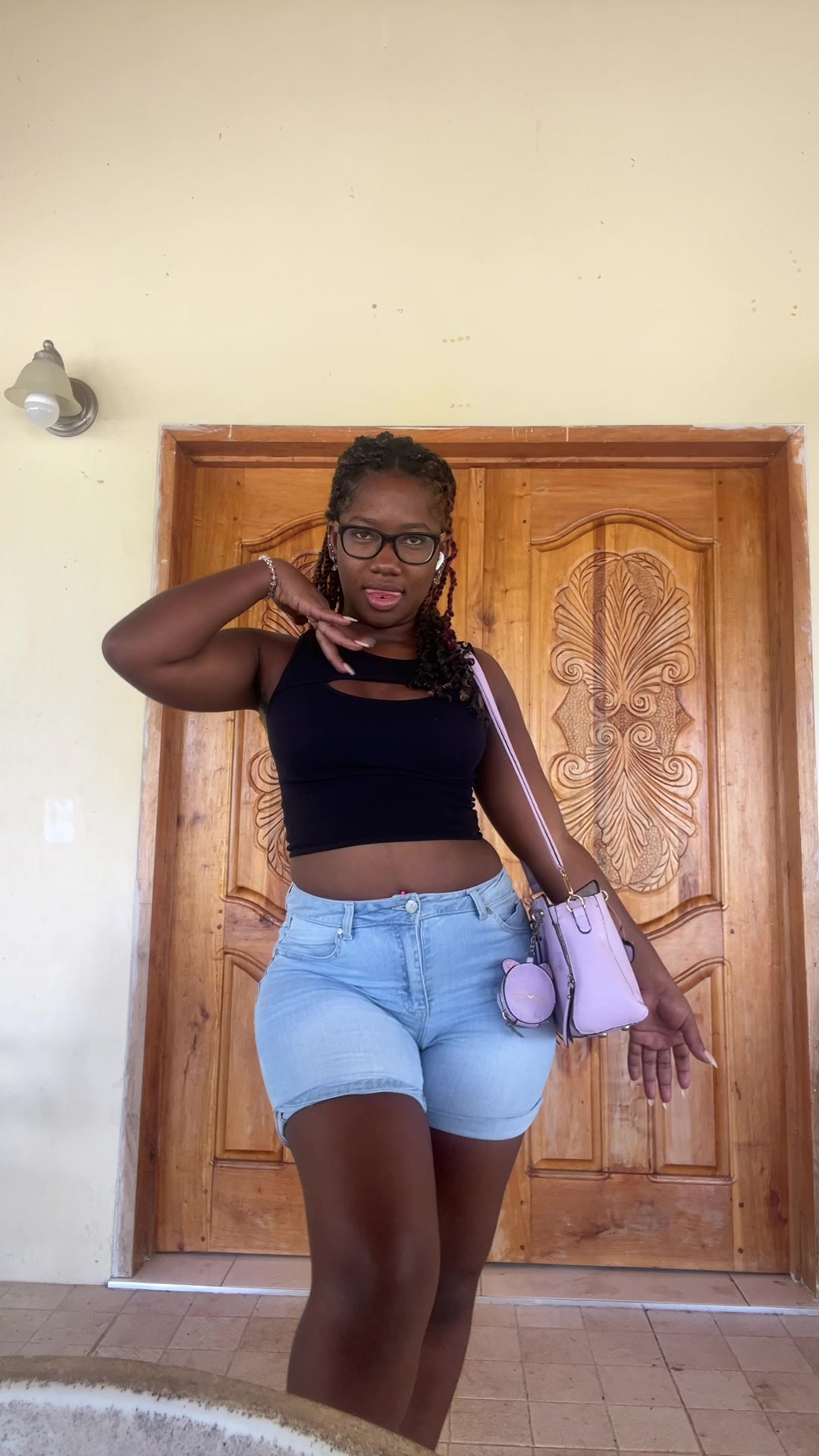@MsAbbie_