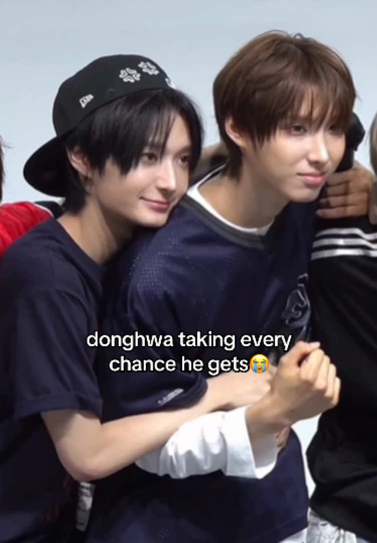 @donghwa's noona👀
