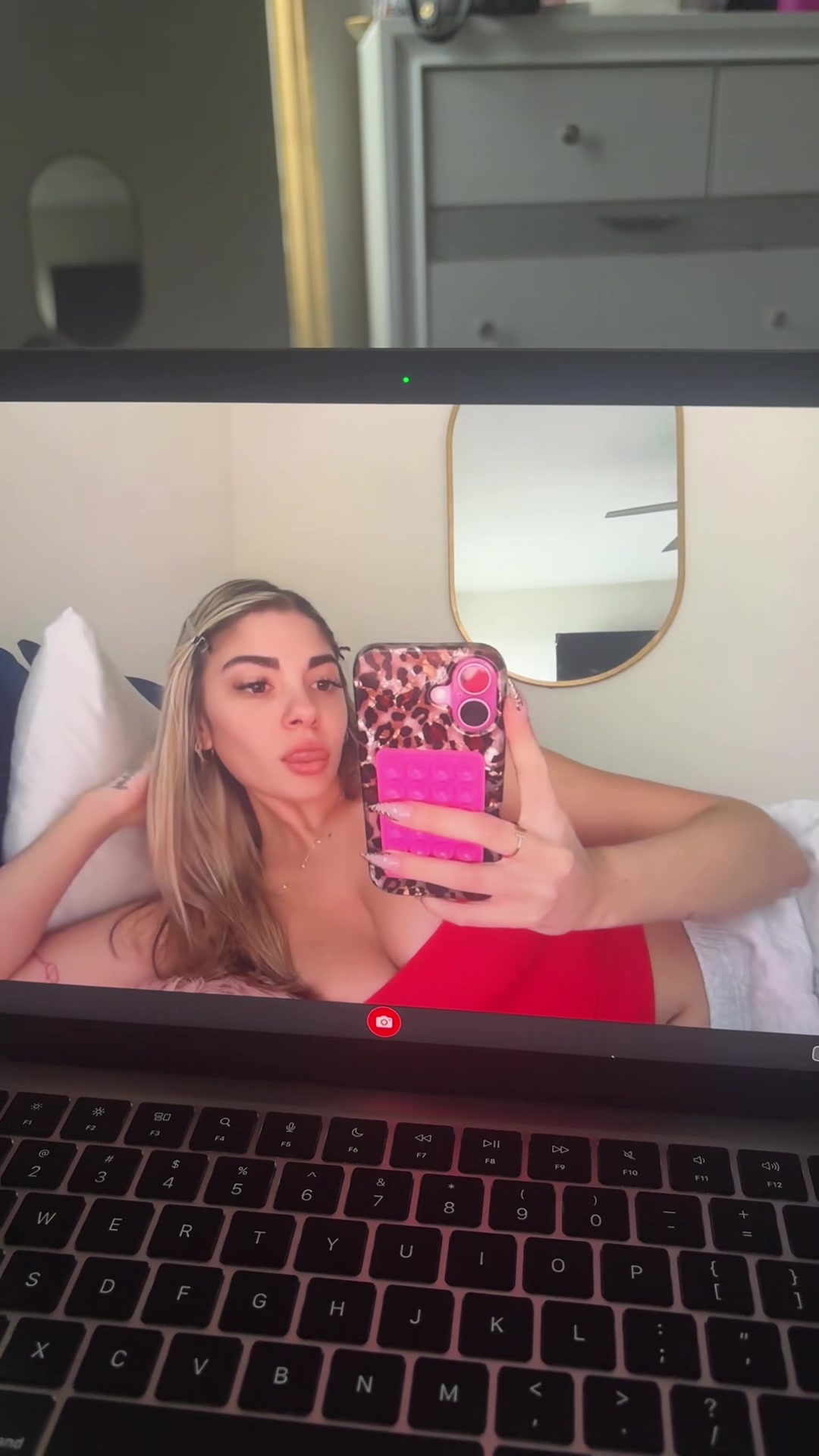 @Alissey<3