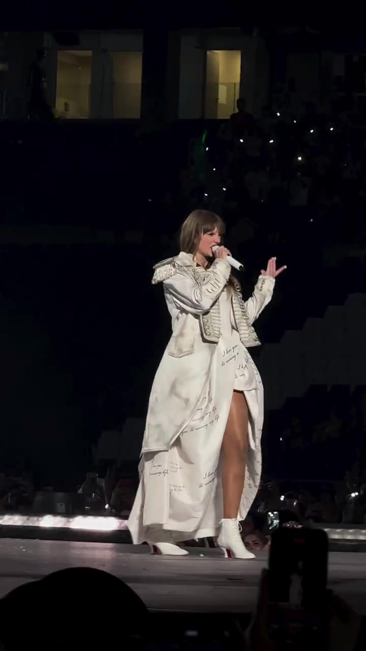 @𓂃꙳⋆videos from the eras tour