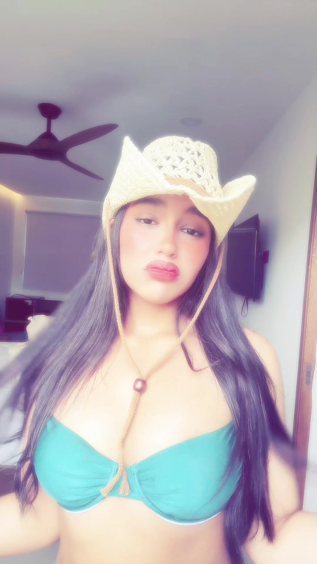 @Isabella