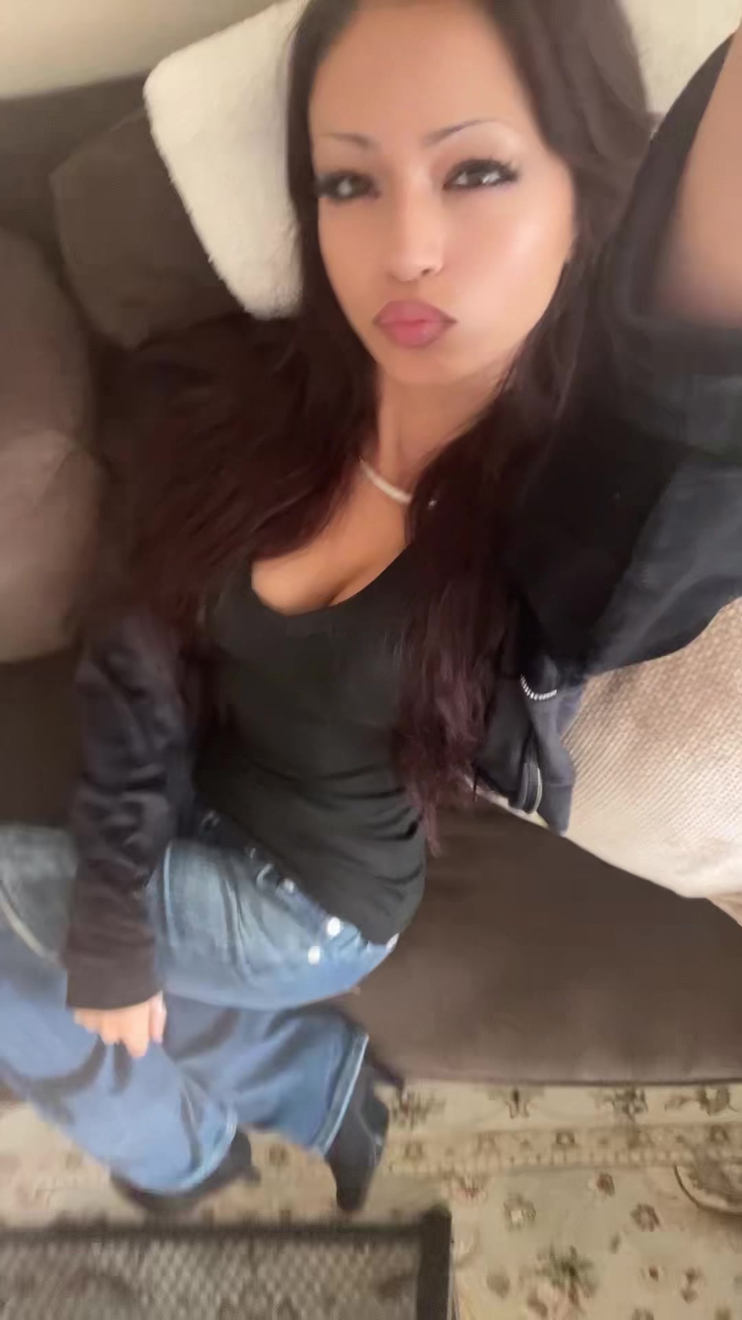 @𝑀𝒾𝒶𝓁𝒶𝓃𝒾 𝐿𝓊𝒸𝒾𝒶𝓃𝒶