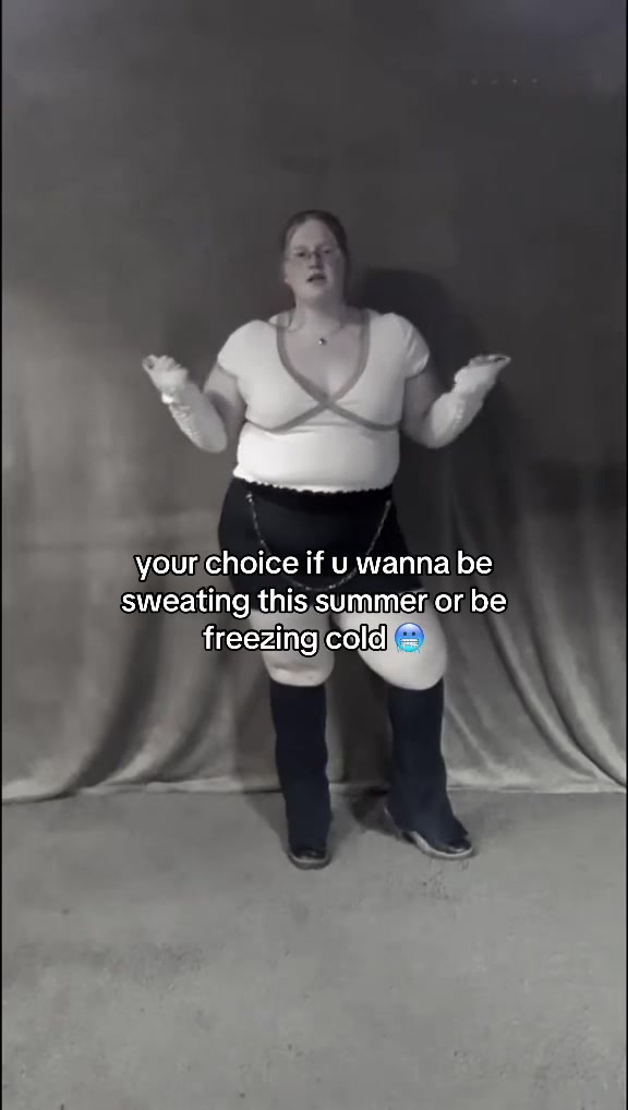 @🫦