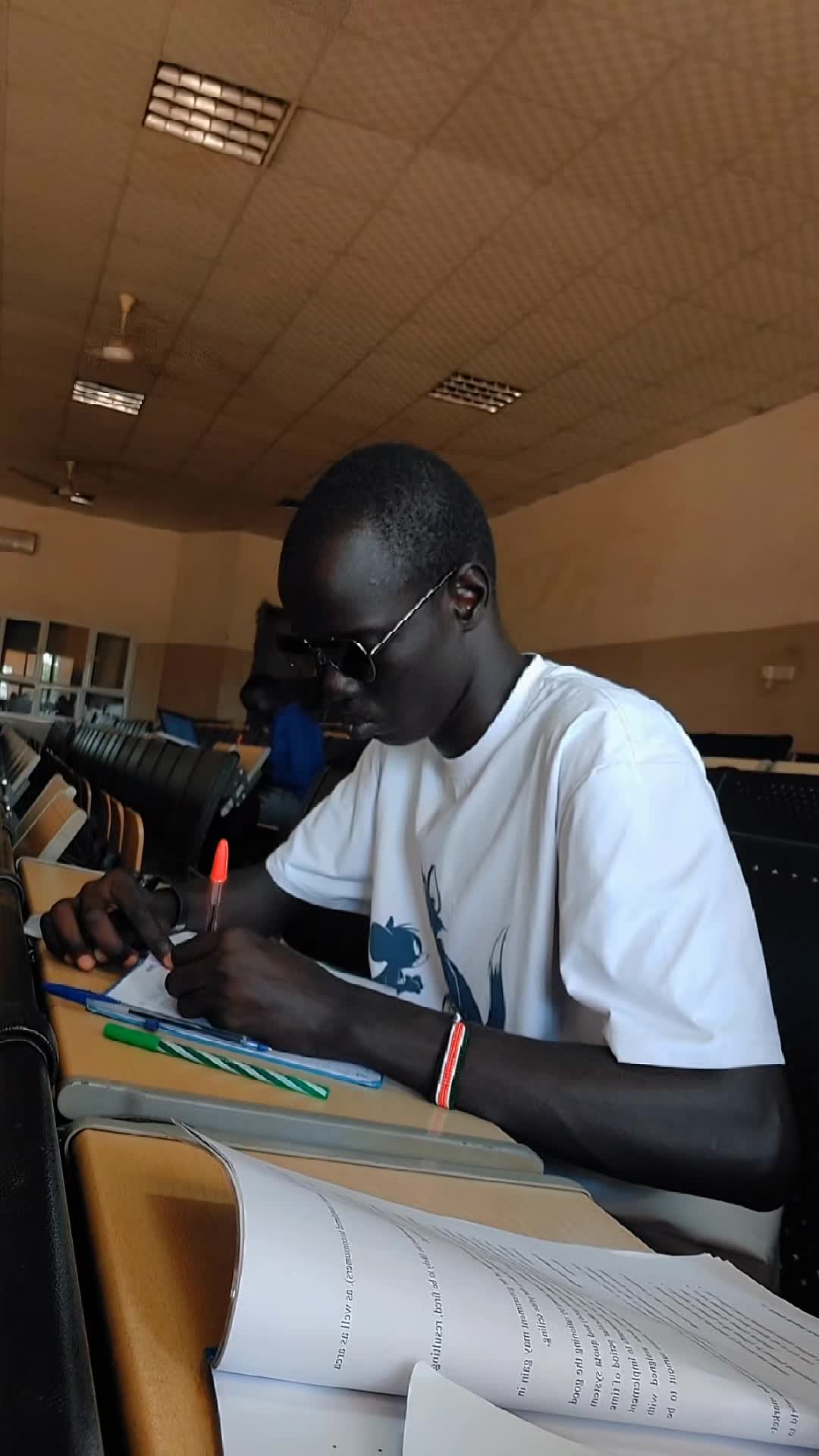 @Aneiyoo🦅