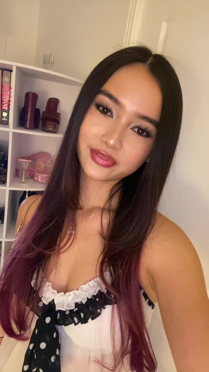 @juliamillion