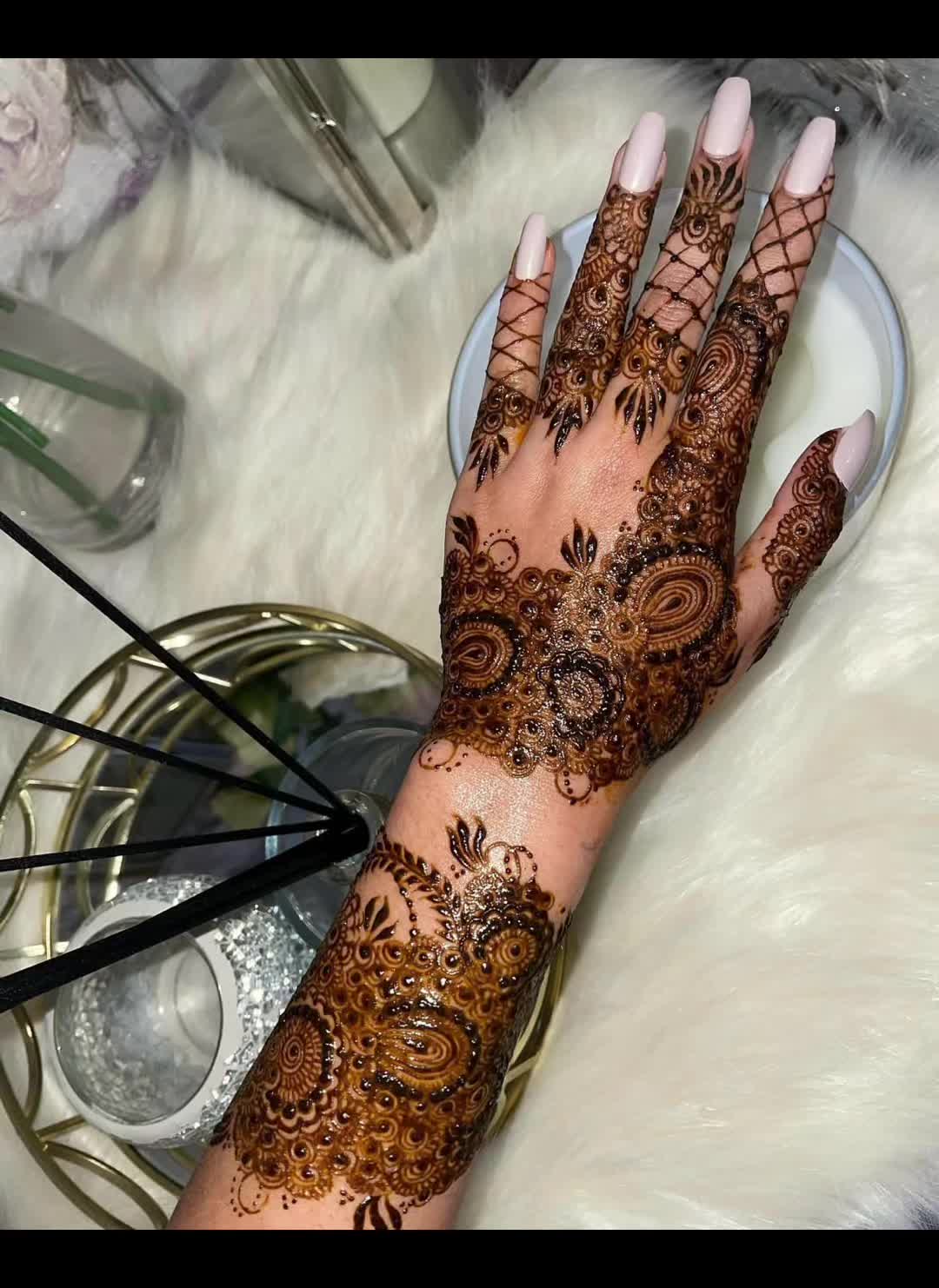 @Husnaxartistry