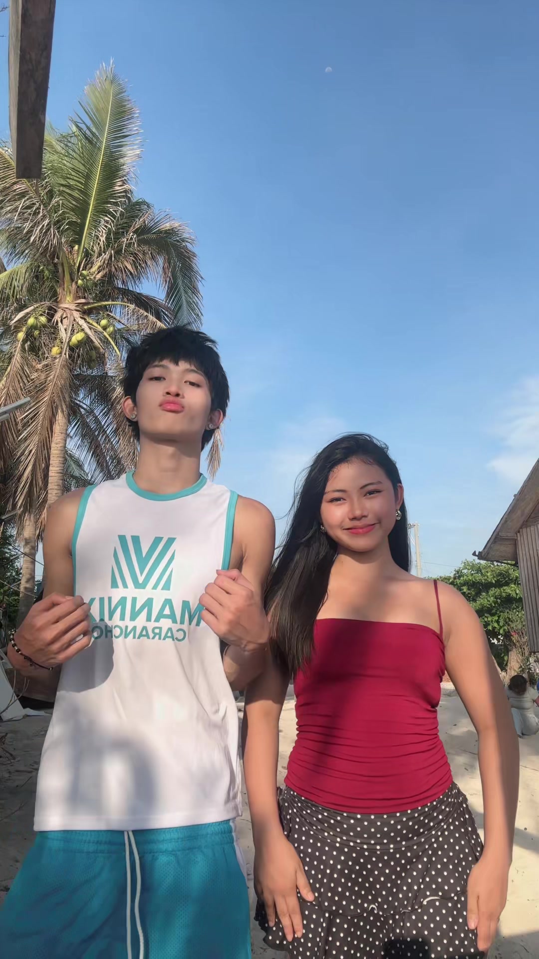 @Ella Dakz