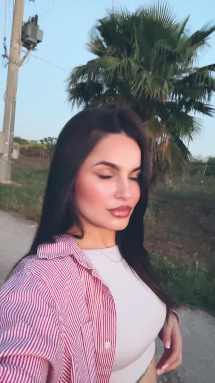 @𝑨𝑵𝑵𝑨 𝑴𝑨𝑵𝑬𝑳𝑳𝑰