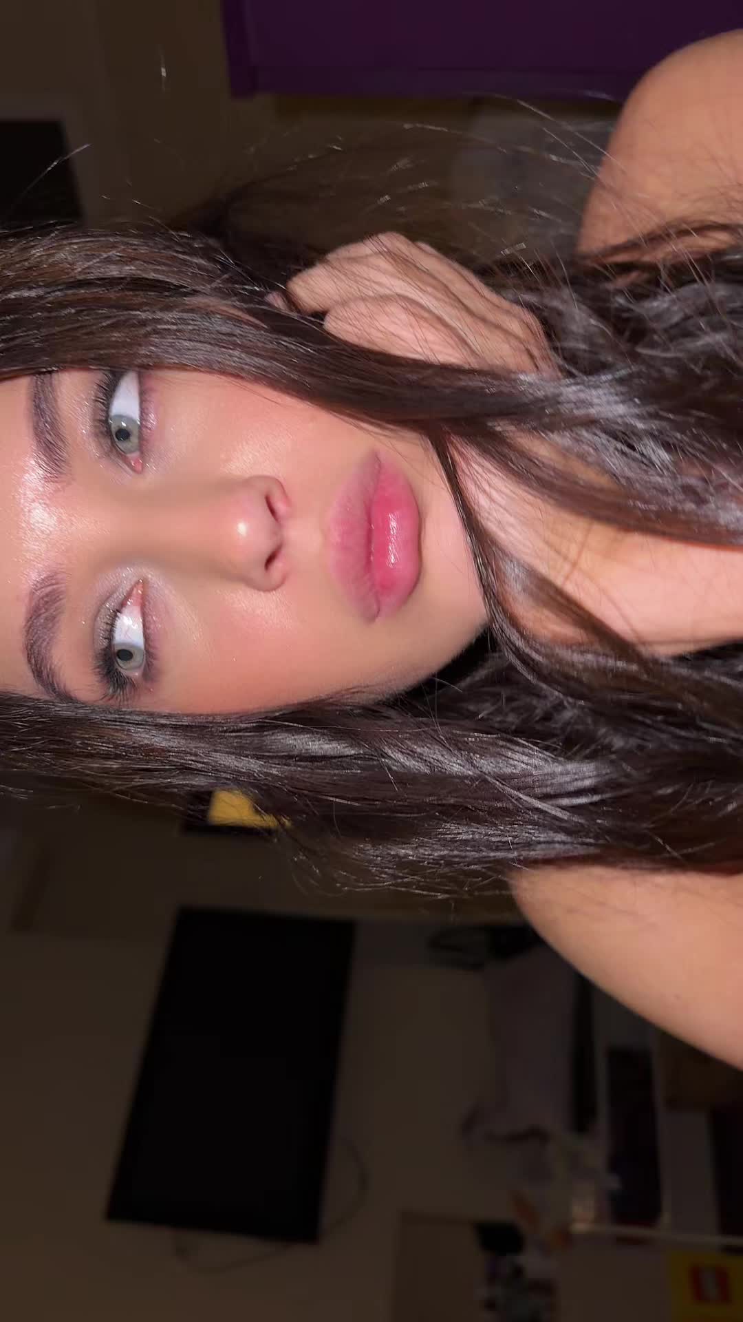 @Milania
