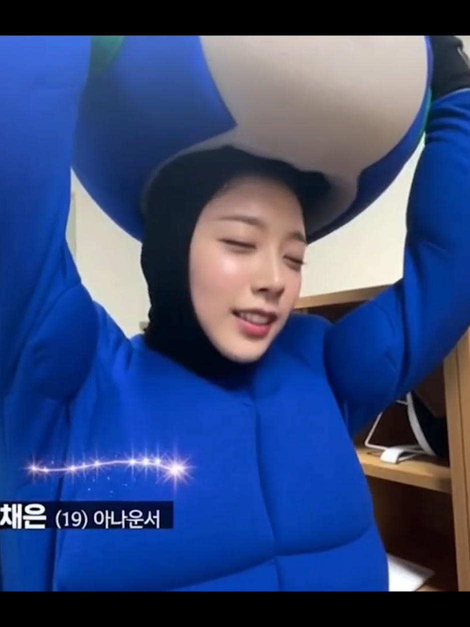 @mascot girl and kigurumi