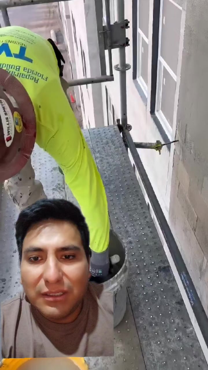 @albañiles de Puebla y pintores