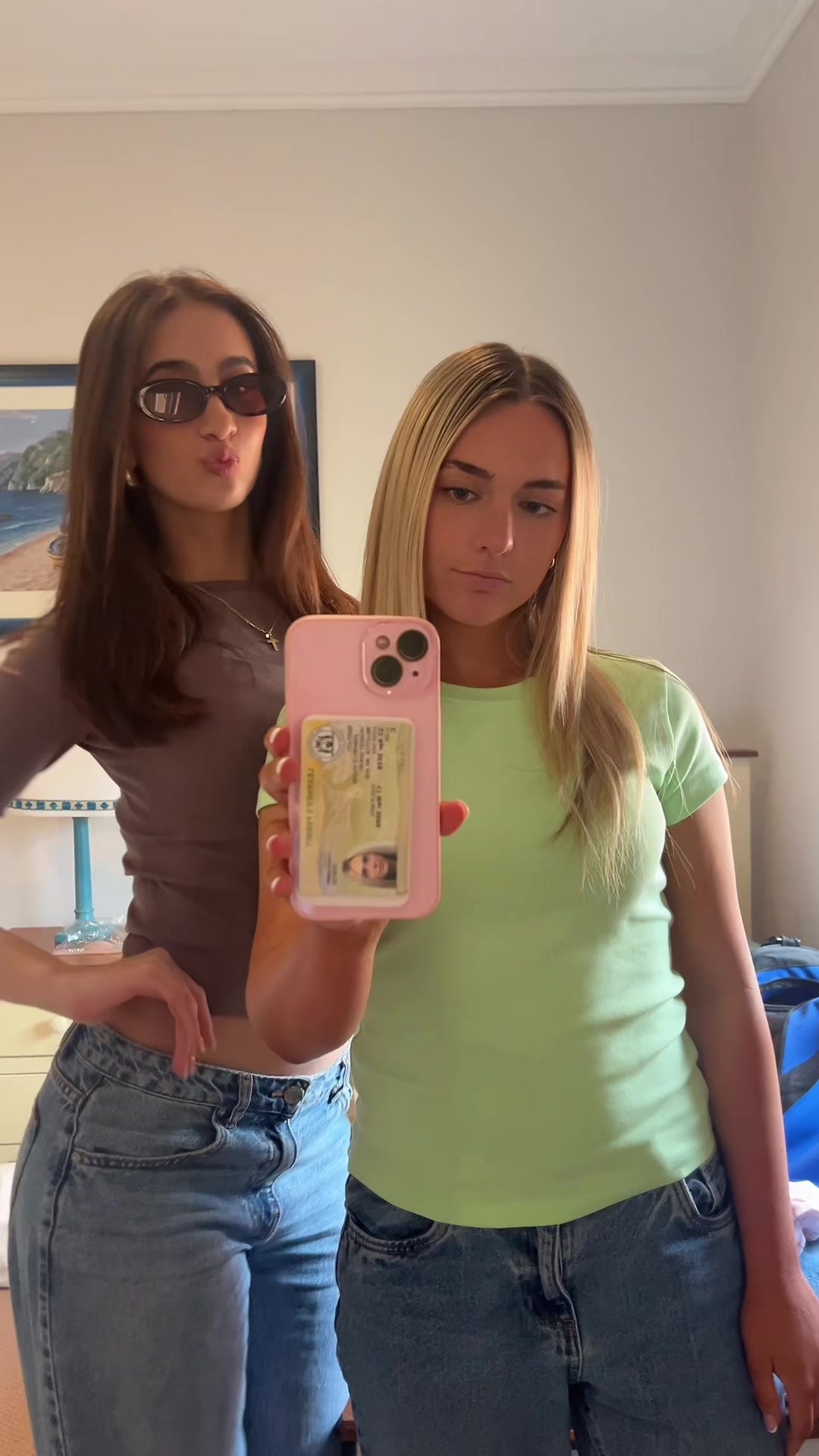 @GirlsWhoGoon