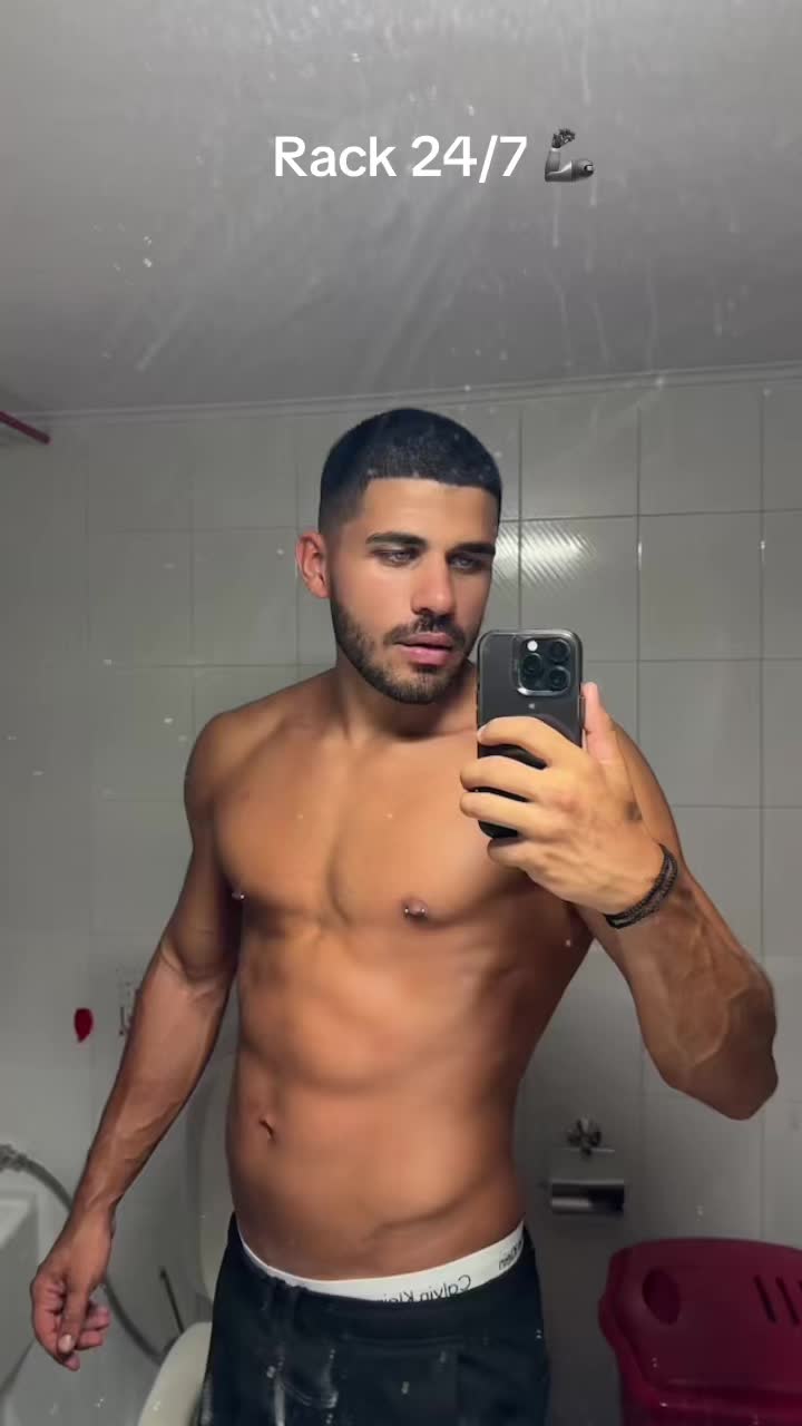 @nikosgiann_