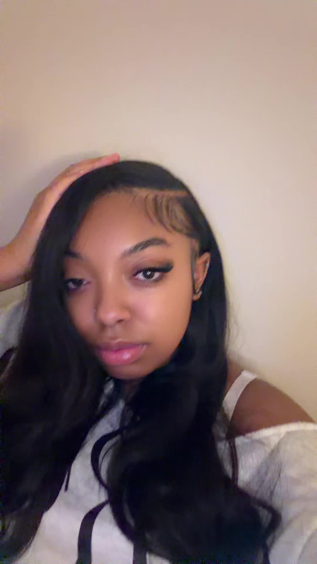 @SKYELYNN