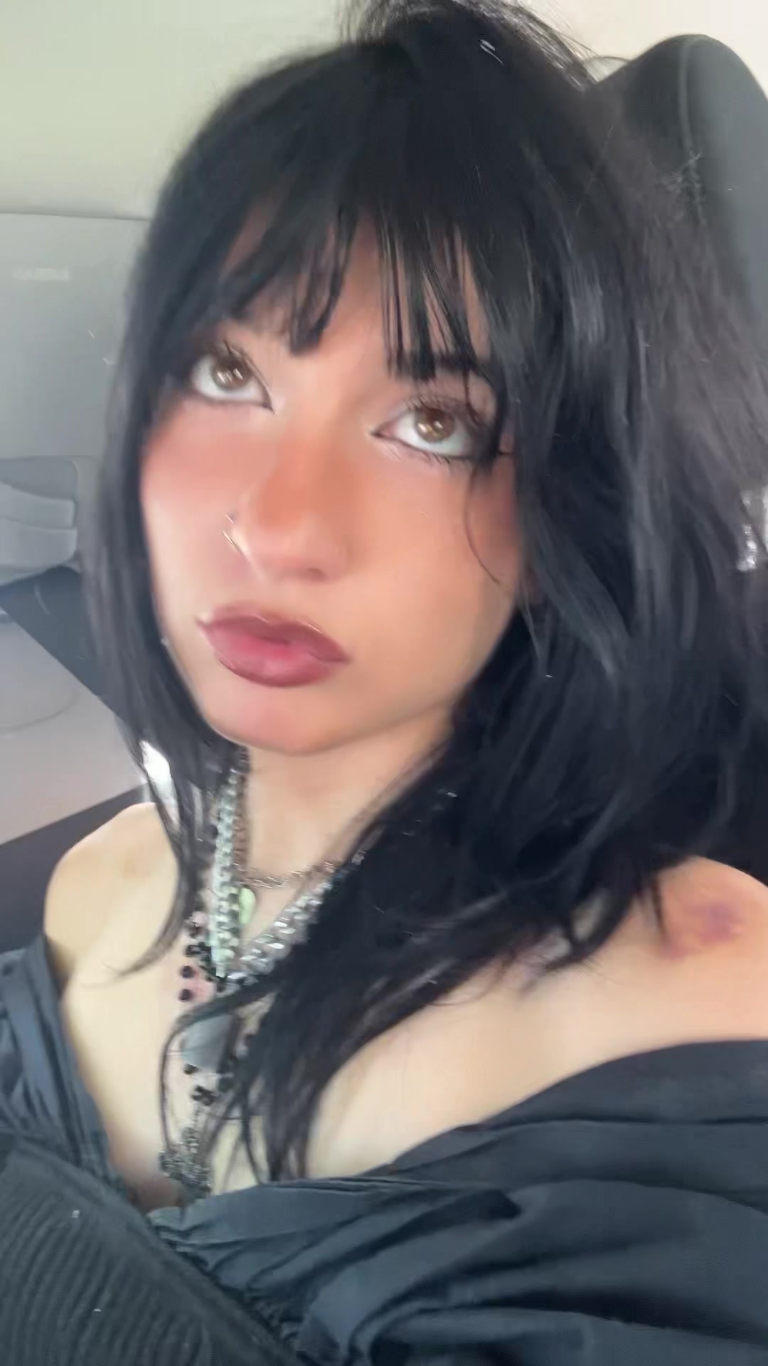 @…